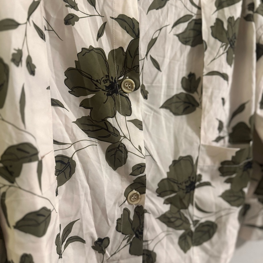NWT Ghospell Green and Cream Floral Women's Blouse - Picture 3 of 12